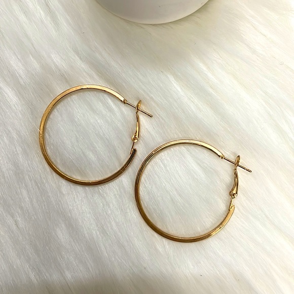 Classy gold hoops | NWT - Picture 3 of 13